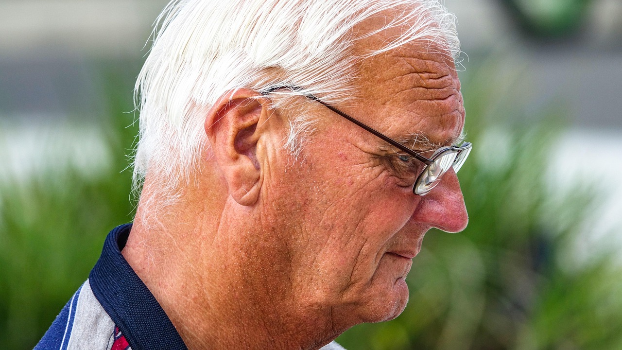 Matera, anziano in stato confusionale ritrovato e riaffidato alla famiglia dalla Polizia di Stato